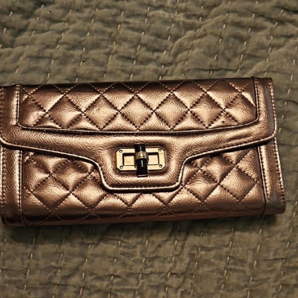 New, Miztique, Quilted, Metallic Clutch With Detachable Gold Chain Strap